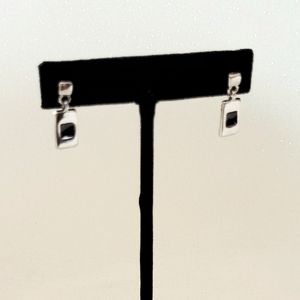 🪻 Black and Silver Dangling Earrings